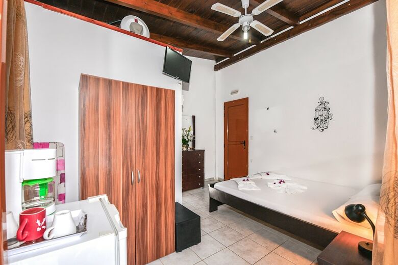 Hotel En Plo Rooms