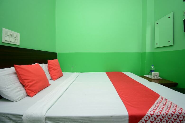 Oyo 26663 Hotel Indian Ldh