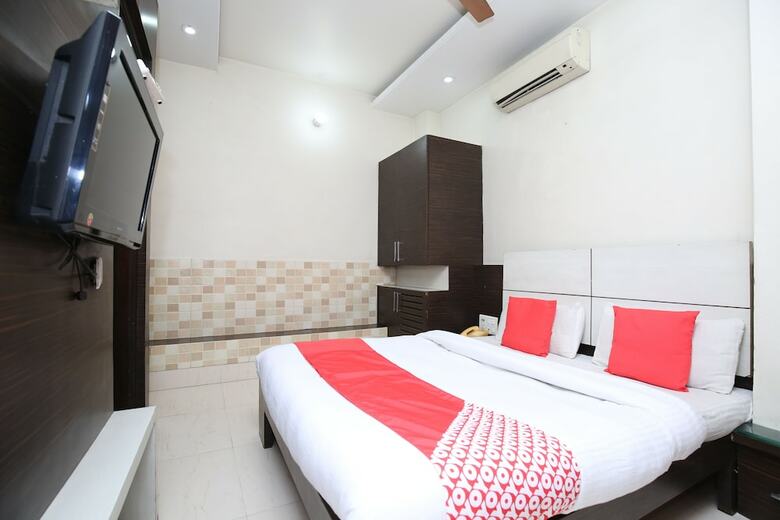 Oyo 18599 Hotel Rc Residency
