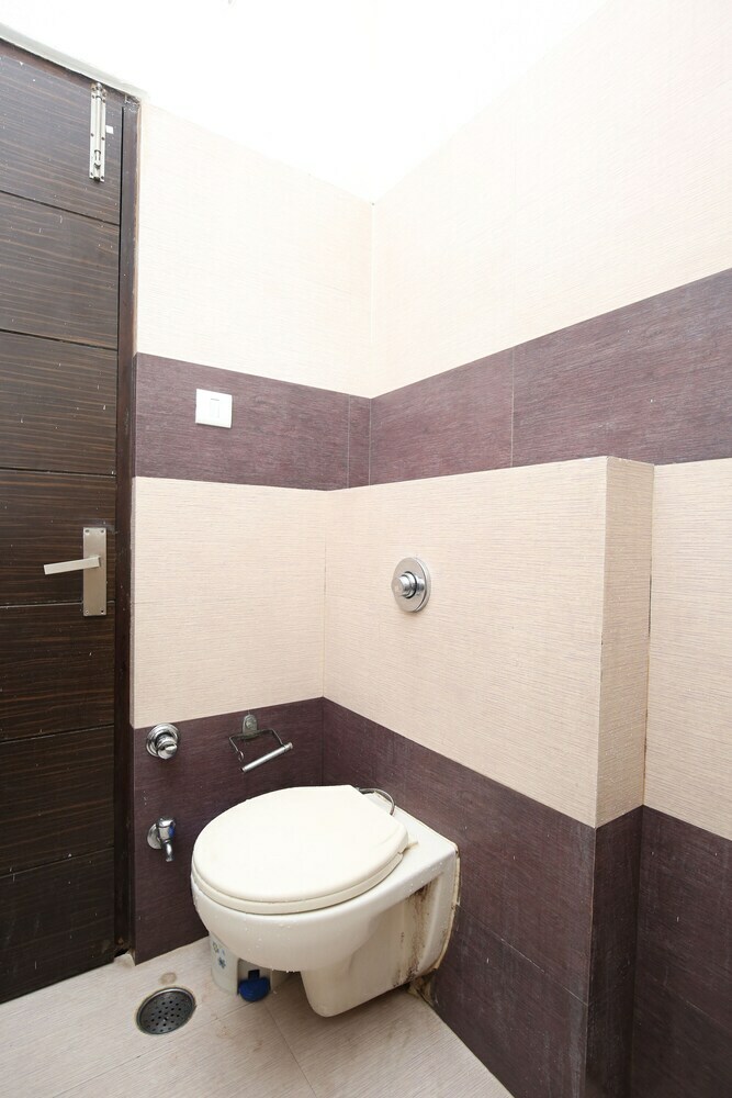 Oyo 18599 Hotel Rc Residency