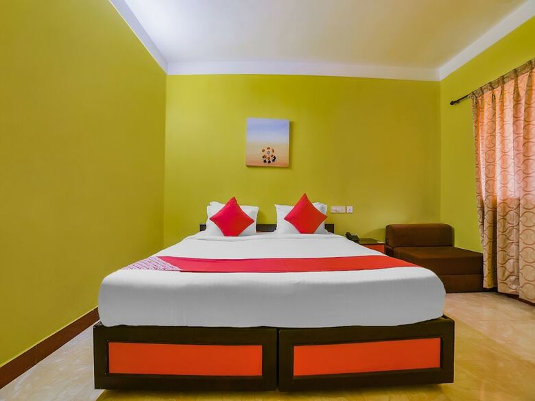 Hotel Oyo 28321 Nirvaah Calangute Beach Front