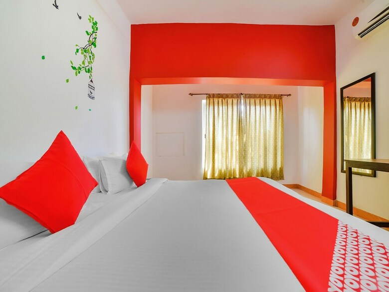 Hotel Oyo 28321 Nirvaah Calangute Beach Front