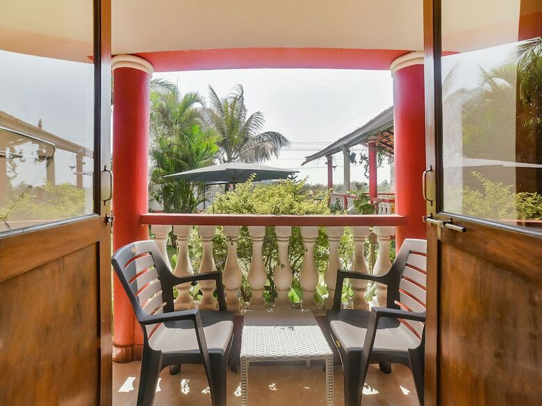 Hotel Oyo 28321 Nirvaah Calangute Beach Front