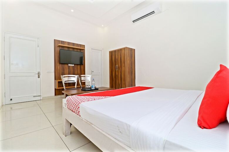 Oyo 22097 Hotel Jd