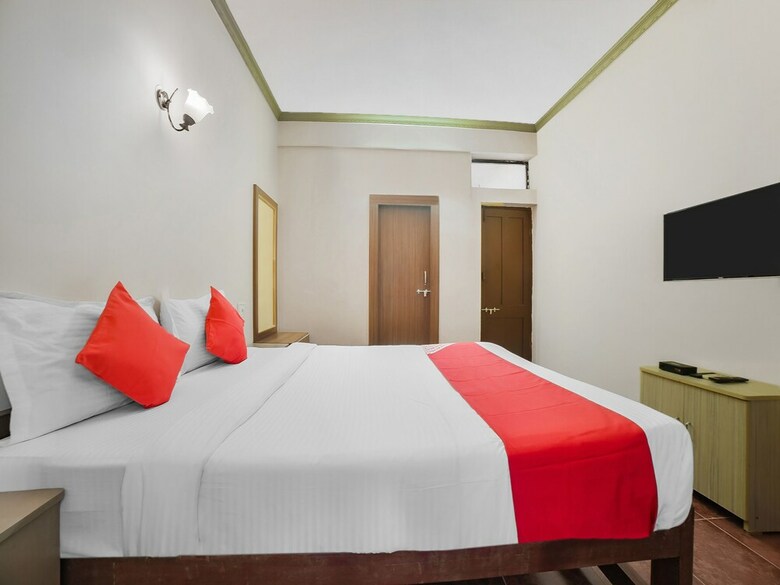 Hotel Oyo 22417 Pleasure Inn