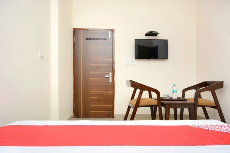 Oyo 22993 Hotel Ozas Grand