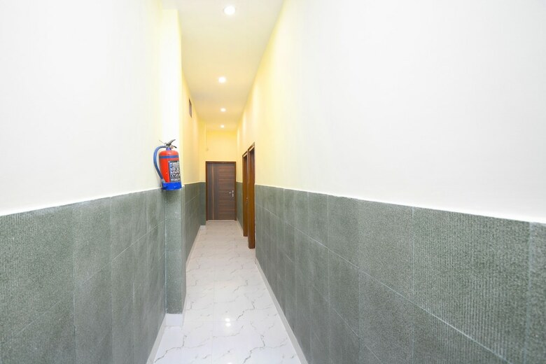 Oyo 22993 Hotel Ozas Grand