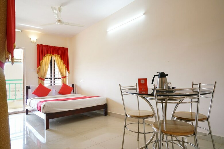 Hotel Oyo 15548 Mackal Residency