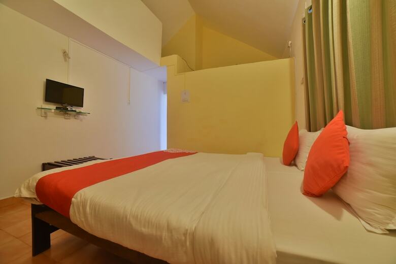 Oyo 30128 Reddy's Hotel