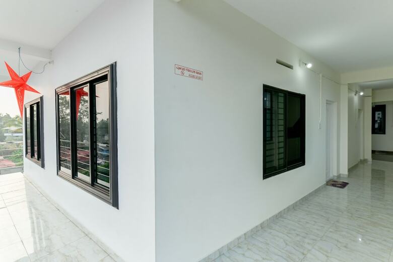 Hotel Oyo 26488 Athani Residency