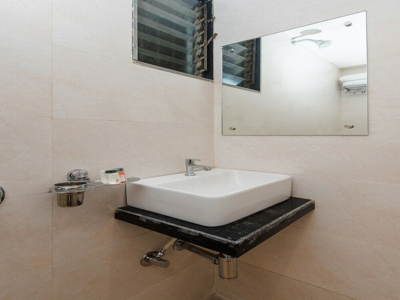 Hotel Oyo 3400 Waves 18