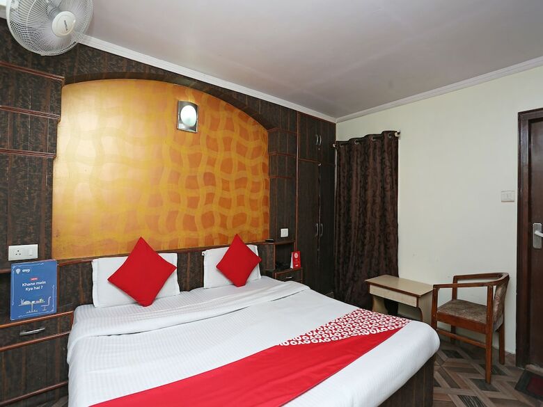 Hotel Oyo 27002 H S R Ram Bazaar