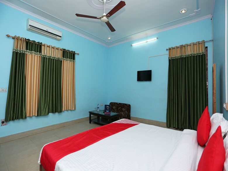 Oyo 15492 Hotel Dolly
