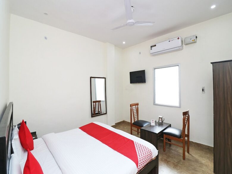 Oyo 24468 Hotel Siddharth