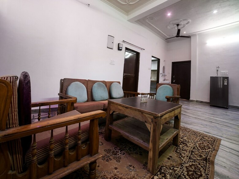 Oyo Home 22635 Modern Villa 3bhk