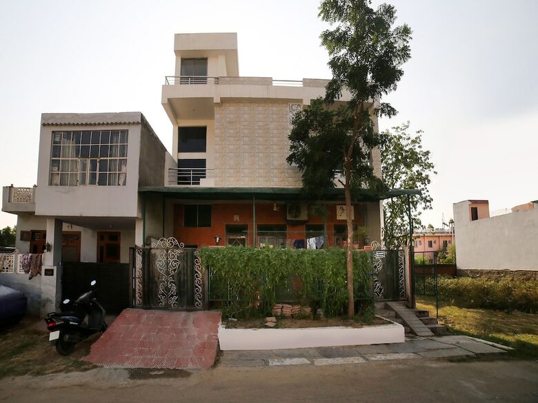 Oyo Home 22635 Modern Villa 3bhk