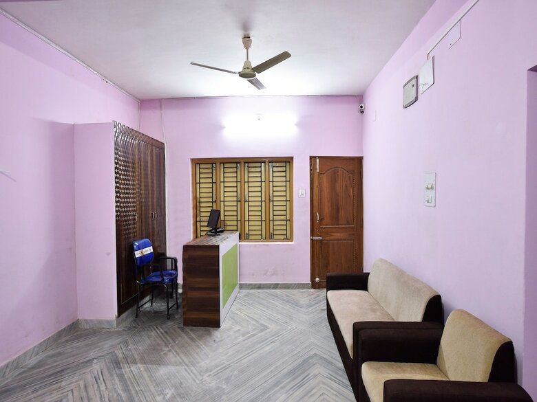 Hotel Oyo 14712 The New Garden Inn