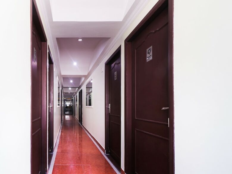 Oyo 783 Om Hotel