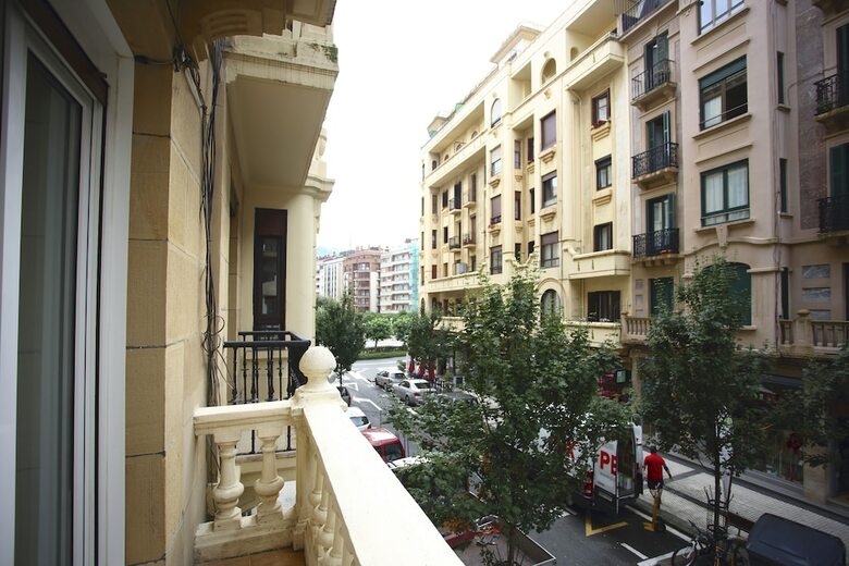 Apartamentos Usandizaga Suite Second Beach Line