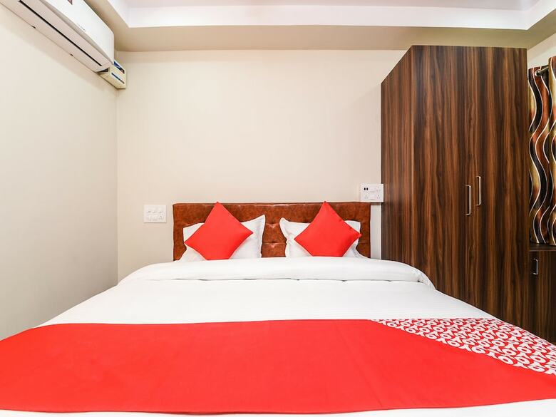 Oyo 26559 Renuka Hotels