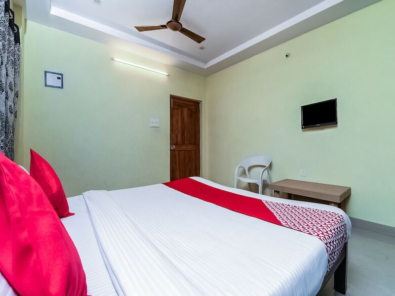 Hotel Oyo 14207 Royal Residential Lodge