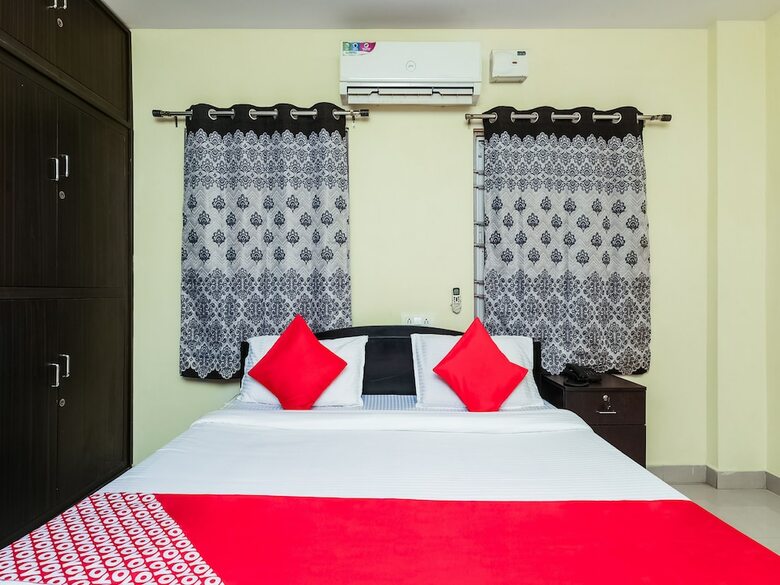 Hotel Oyo 14207 Royal Residential Lodge