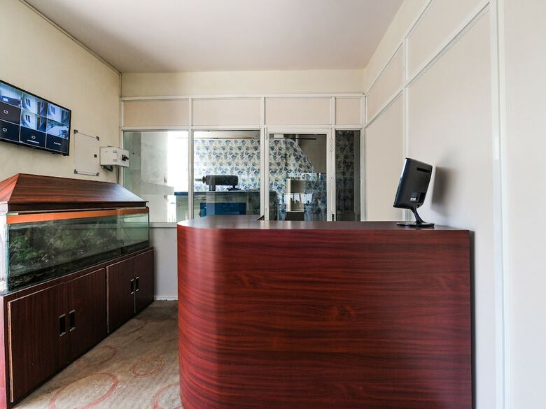 Hotel Oyo 14207 Royal Residential Lodge