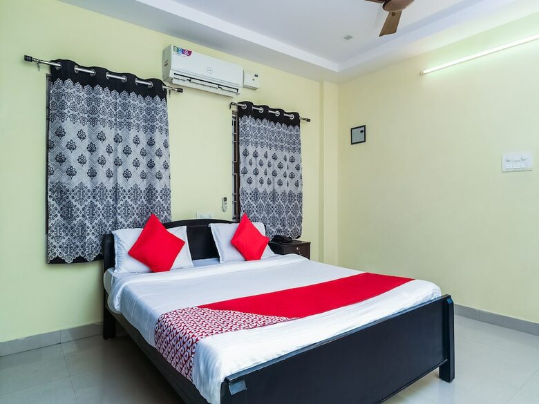 Hotel Oyo 14207 Royal Residential Lodge