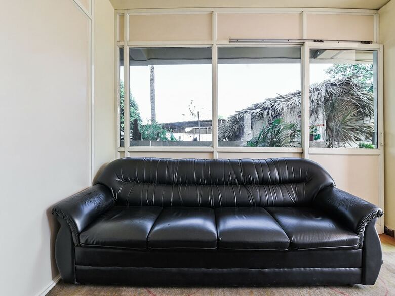 Hotel Oyo 14207 Royal Residential Lodge
