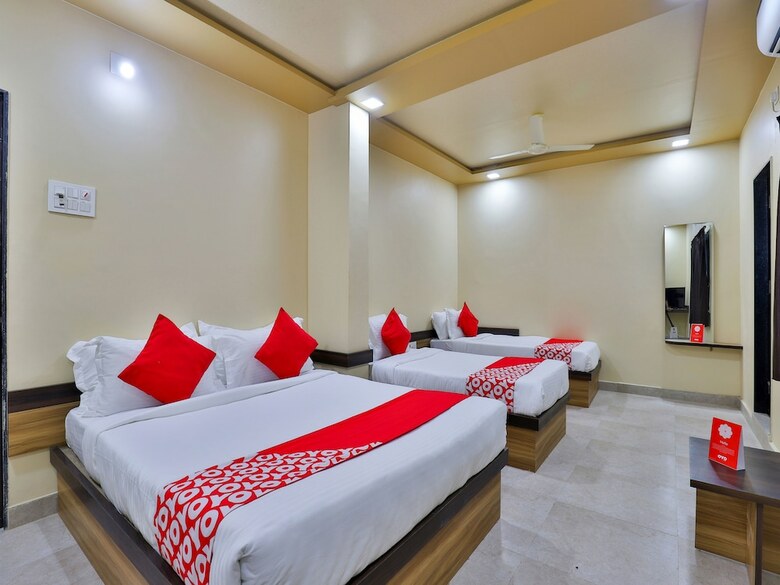 Oyo 17339 Hotel Daksh Somnath