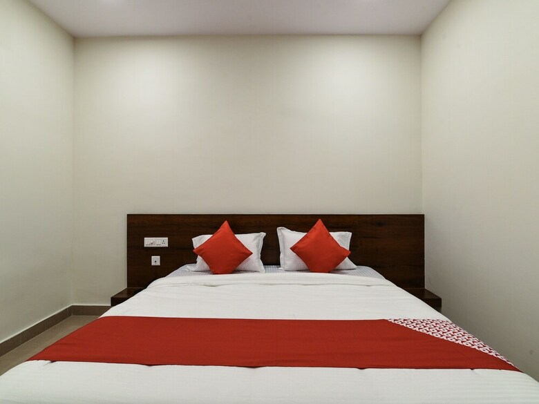 Hotel Oyo 12681 Blue Moon Inn