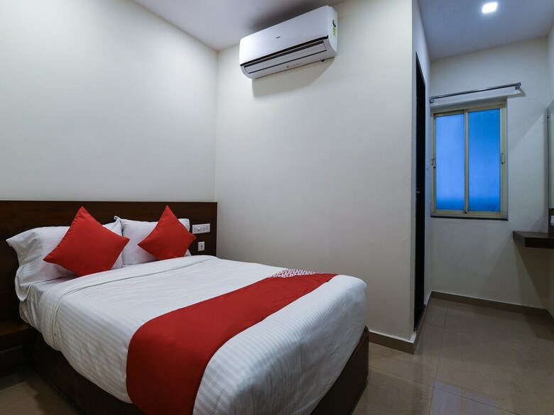 Hotel Oyo 12681 Blue Moon Inn