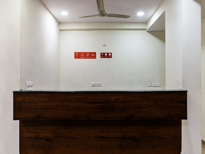 Hotel Oyo 12681 Blue Moon Inn