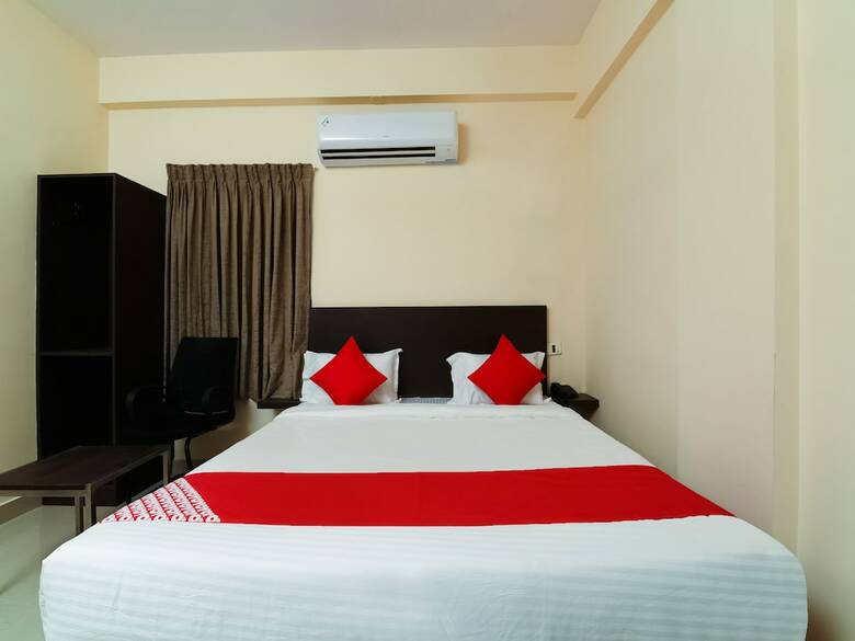 Hotel Oyo 22782 Akshara Suites
