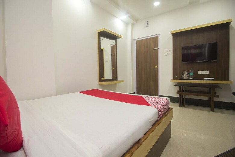 Hotel Oyo 27907 Greater Kailash The Palace