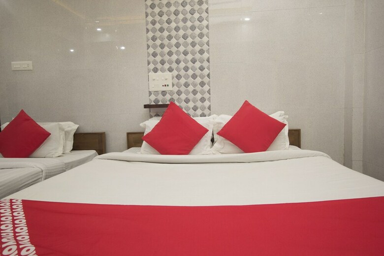Hotel Oyo 27907 Greater Kailash The Palace
