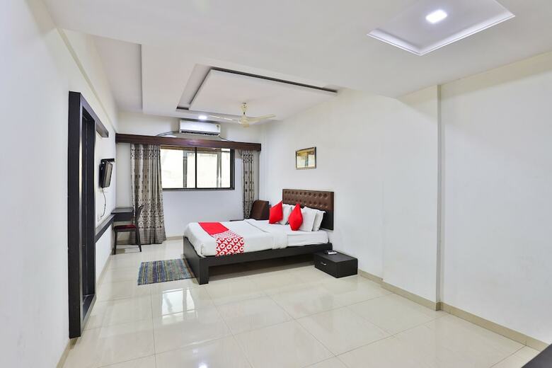 Oyo 24135 Hotel Anand Inn