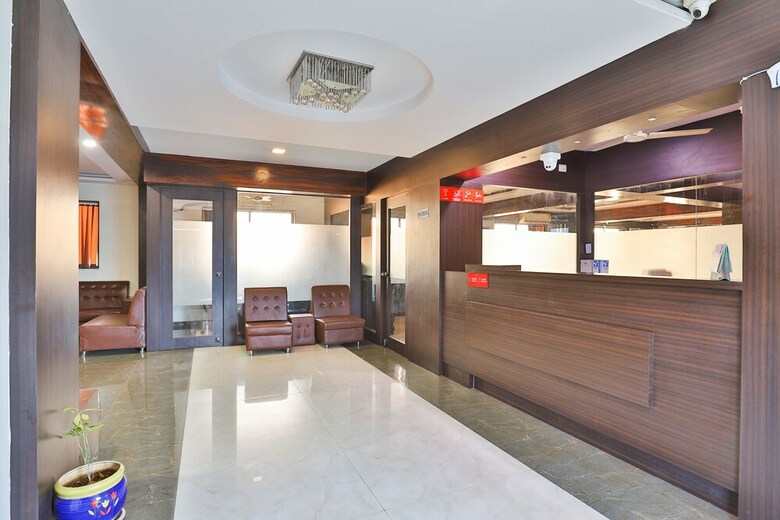 Oyo 24135 Hotel Anand Inn