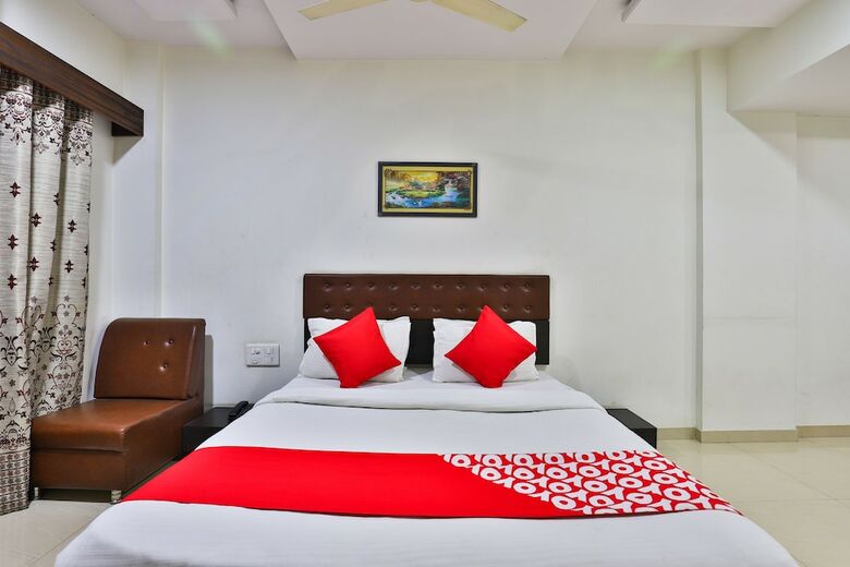 Oyo 24135 Hotel Anand Inn