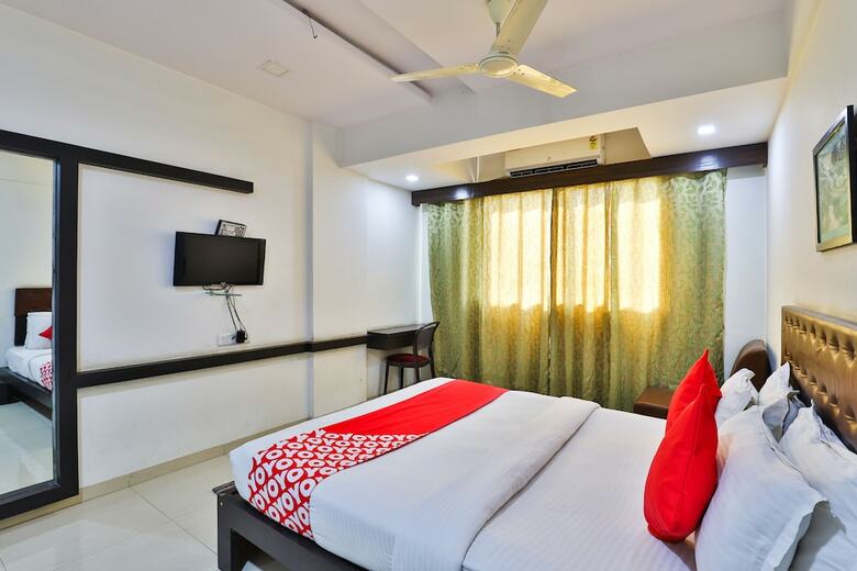 Oyo 24135 Hotel Anand Inn