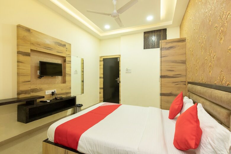 Oyo 16546 Hotel Saurabh
