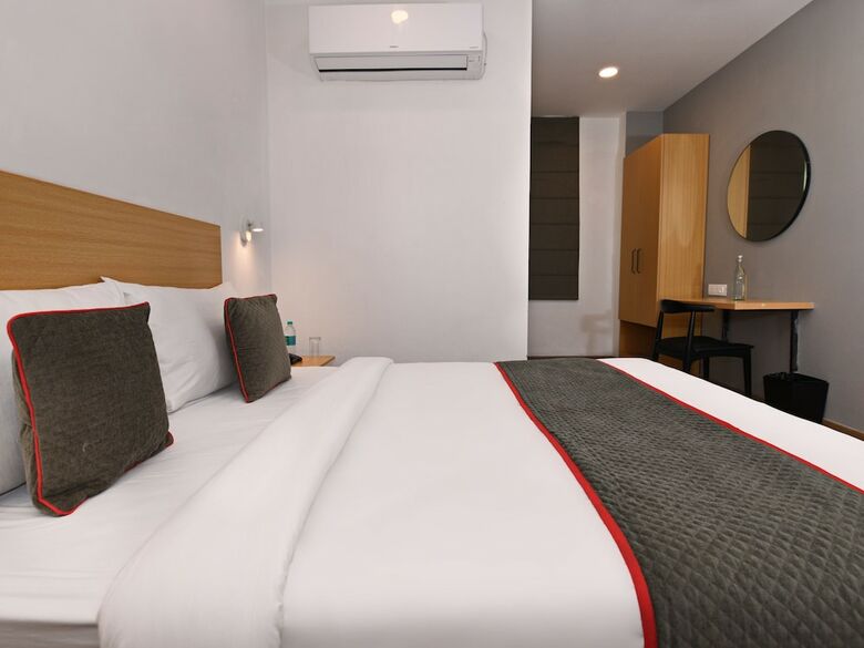 Oyo Flagship 17173 Hotel Function Inn