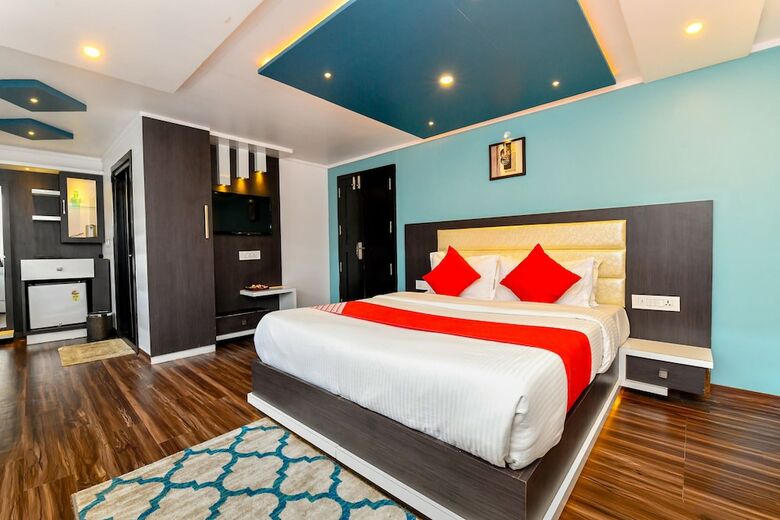 Hotel Oyo 24725 Houseboat Royal River 4bhk