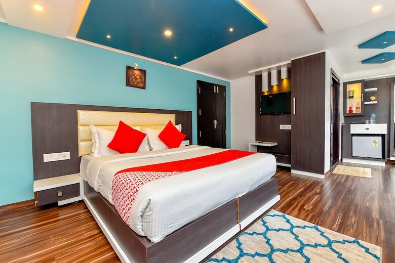 Hotel Oyo 24725 Houseboat Royal River 4bhk