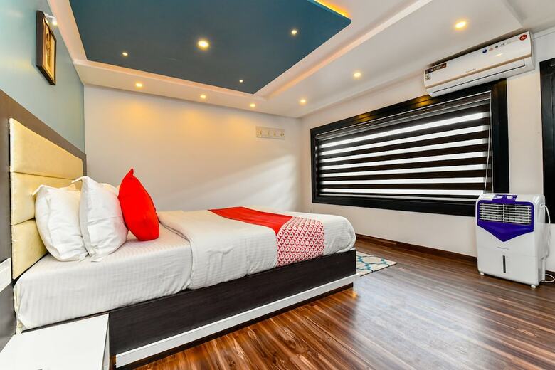 Hotel Oyo 24725 Houseboat Royal River 4bhk