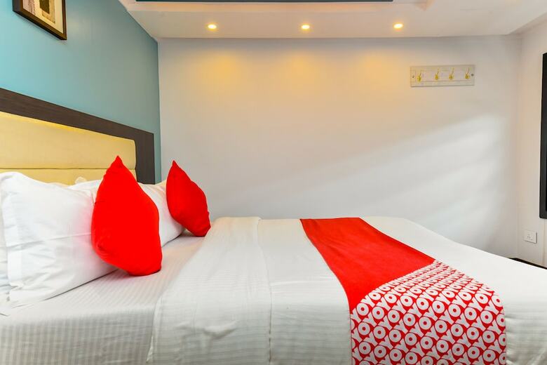 Hotel Oyo 24725 Houseboat Royal River 4bhk