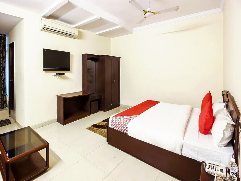 Hotel Oyo 18302 Pride Banjara