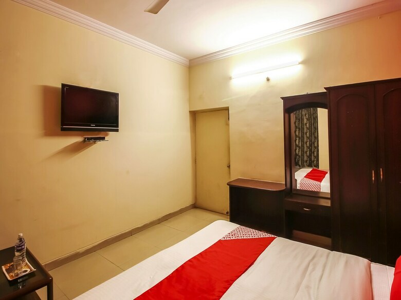 Hotel Oyo 18302 Pride Banjara