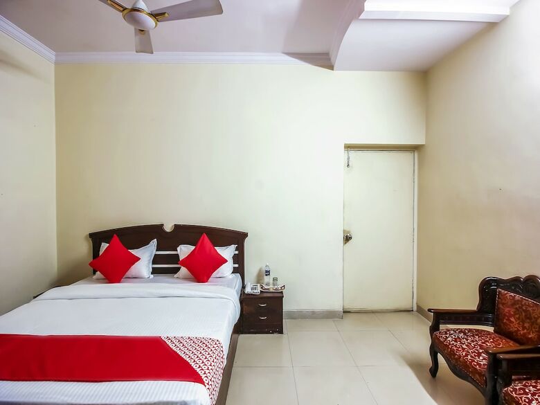 Hotel Oyo 18302 Pride Banjara