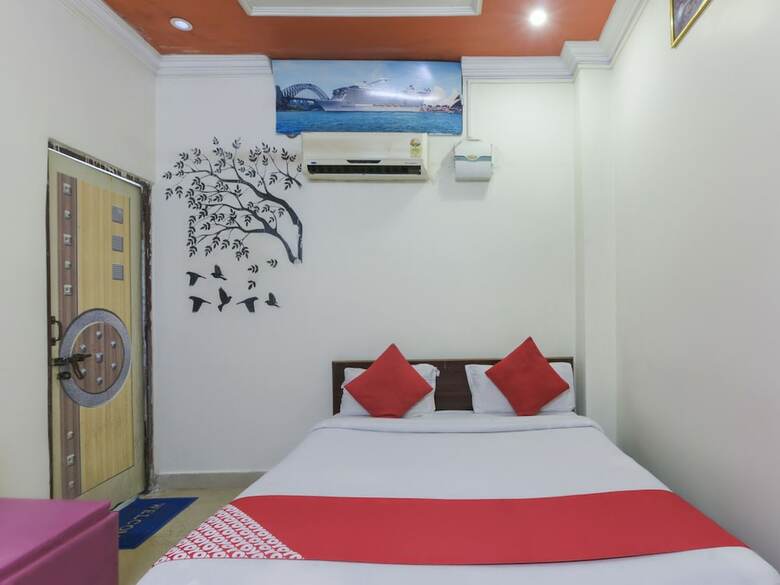 Oyo 4472 Hotel Chandra Deep